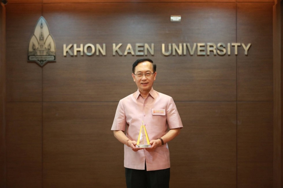 Assoc. Prof. Chanchai Pantongviriyakul (M.D), an acting president of Khon Kaen University